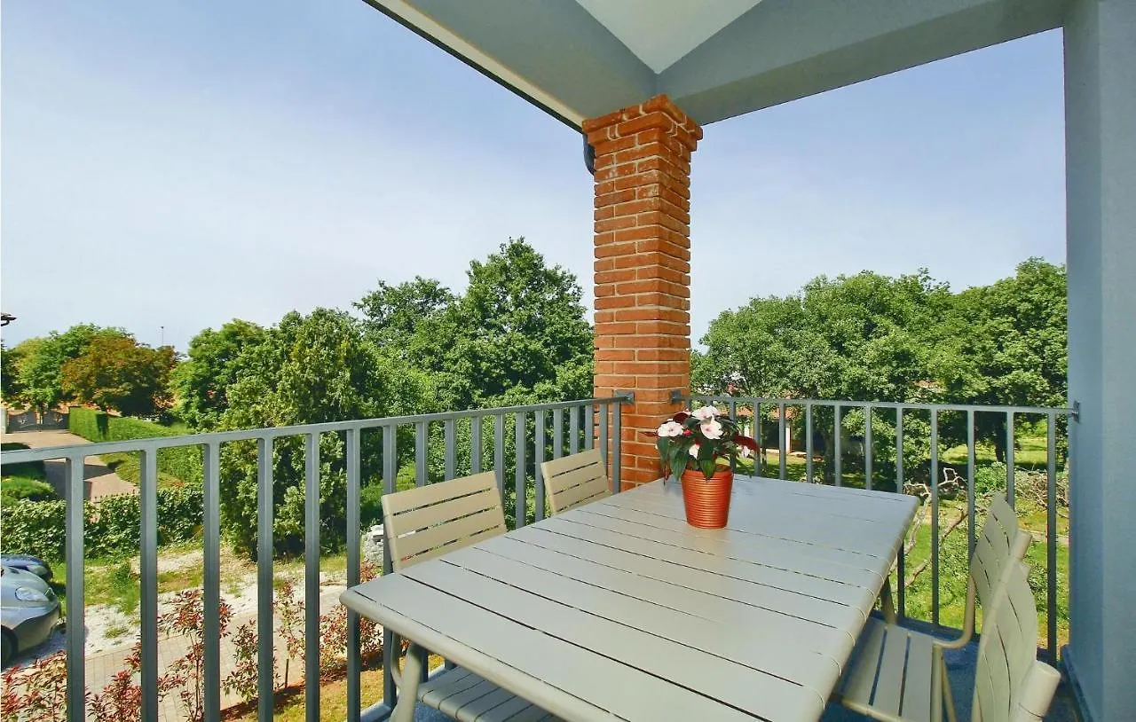 Two-Bedroom Apartment In Vranici Porec