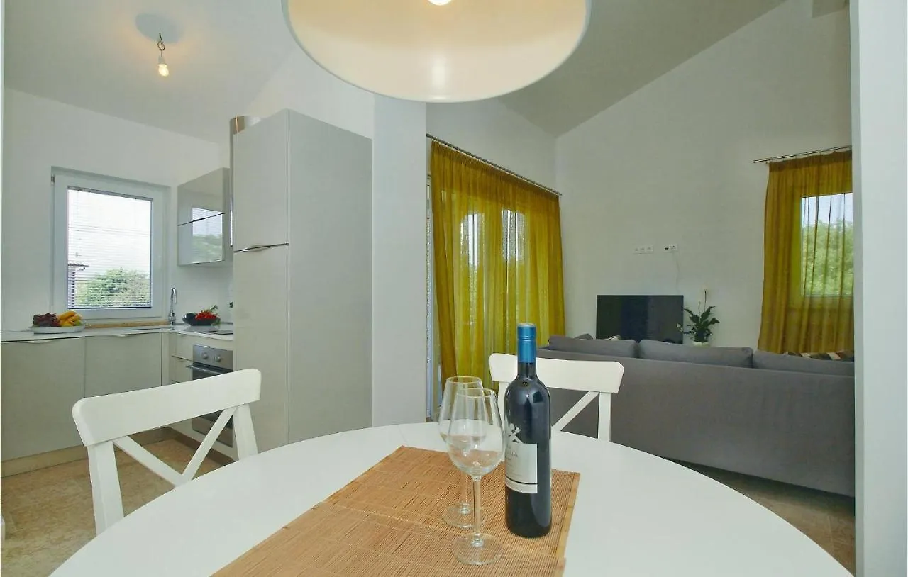 Two-Bedroom Apartment In Vranici Porec