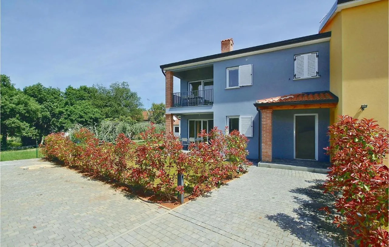 Two-Bedroom Apartment In Vranici Porec