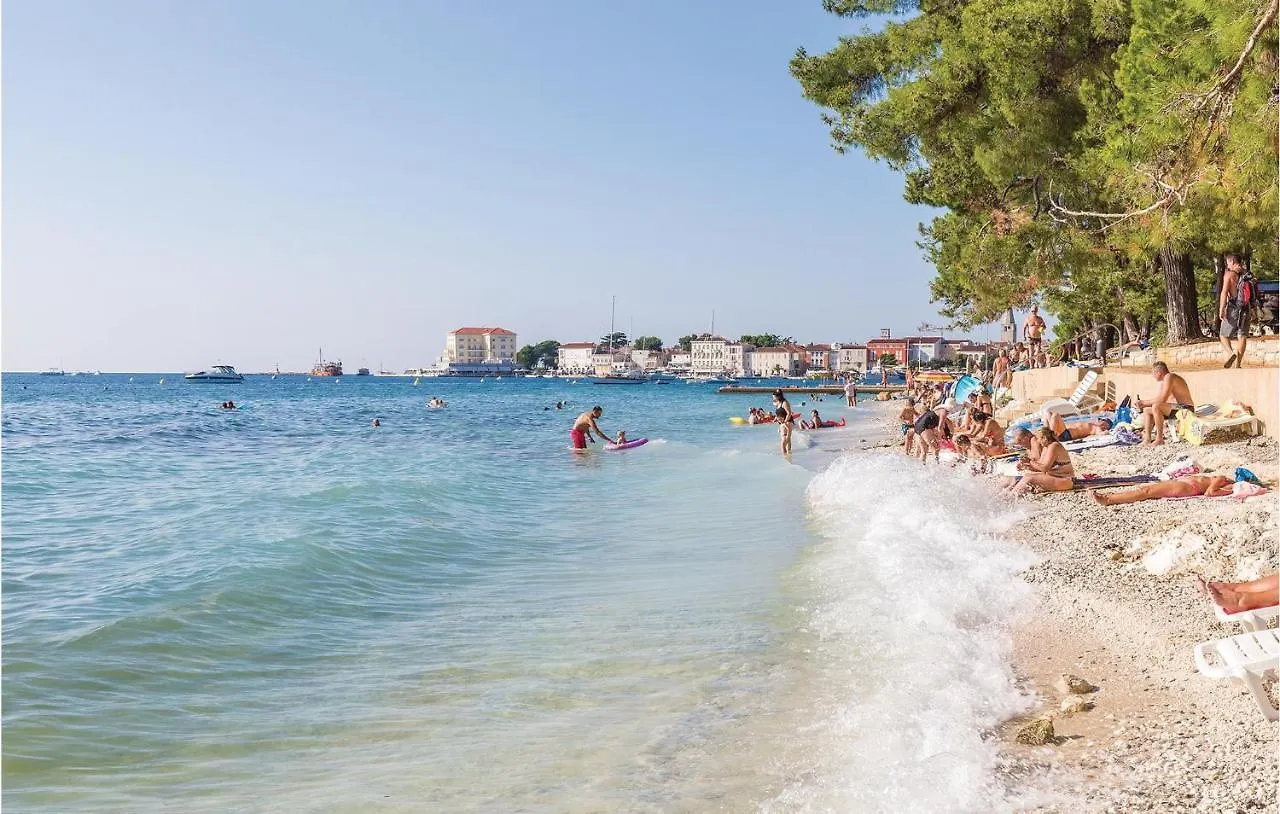 Two-Bedroom Apartment In Vranici Porec