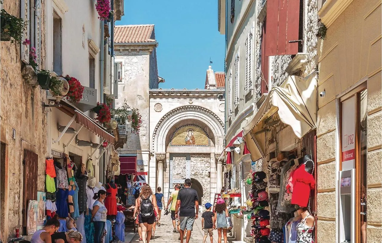 Two-Bedroom Apartment In Vranici Porec