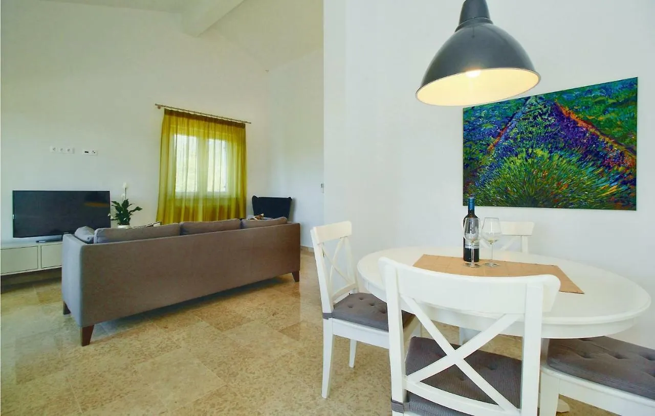 Two-Bedroom Apartment In Vranici Porec