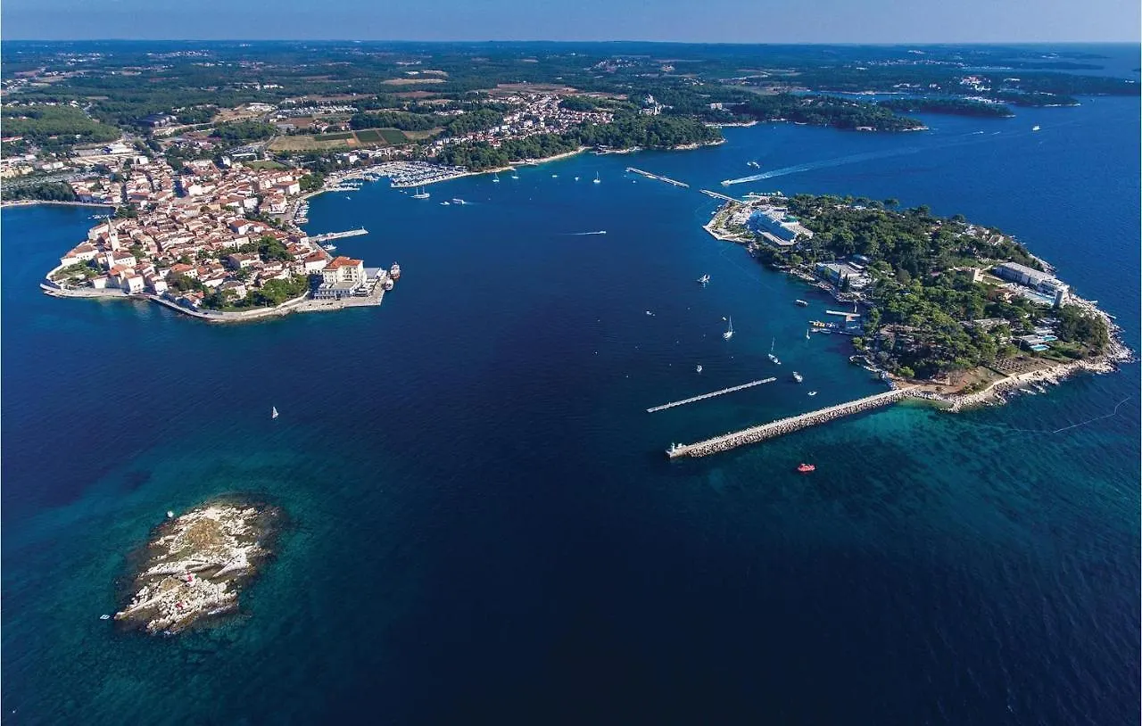 Two-Bedroom Apartment In Vranici Porec